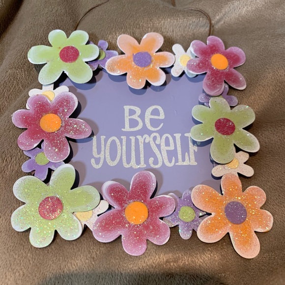 Small Metal Wall Hanging - Picture 5 of 5